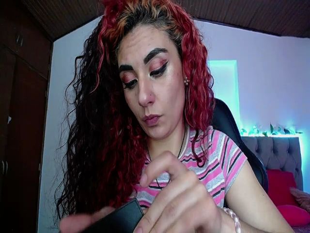 Live sex webcam photo for Cristal_19 #256794535