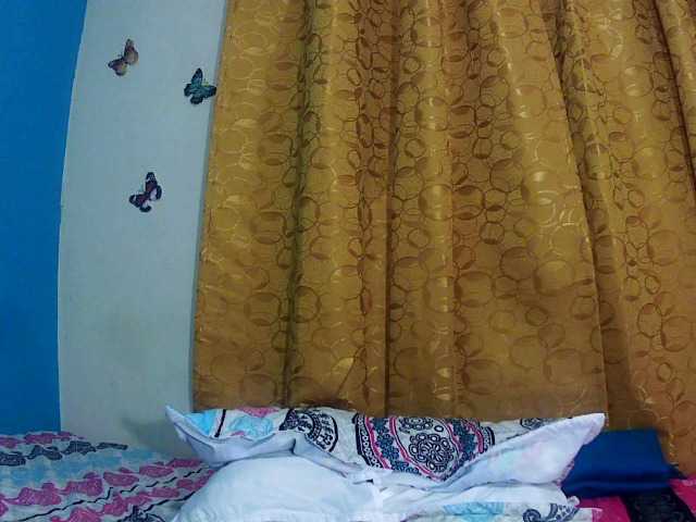 Live sex webcam photo for karolyn-13 #253961266