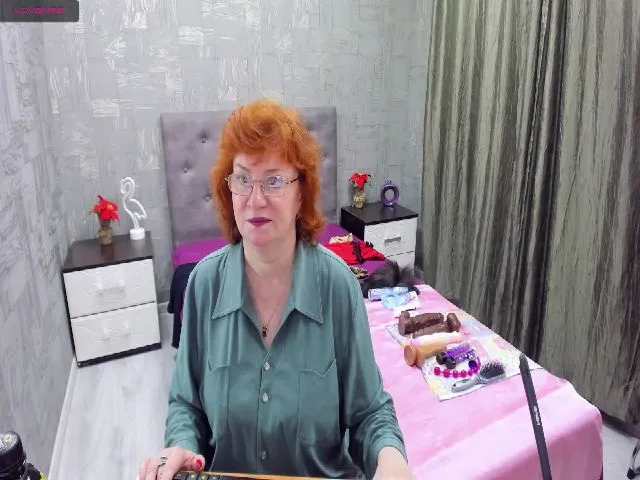 Live sex webcam photo for HarperGlow #256168703