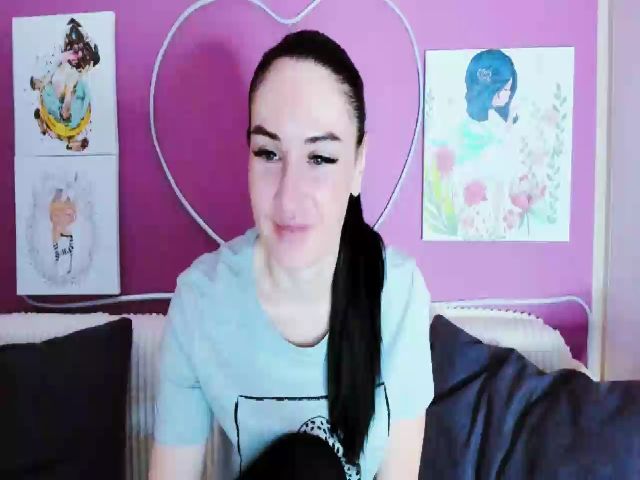 Live sex webcam photo for Lilly_Shine #257287126