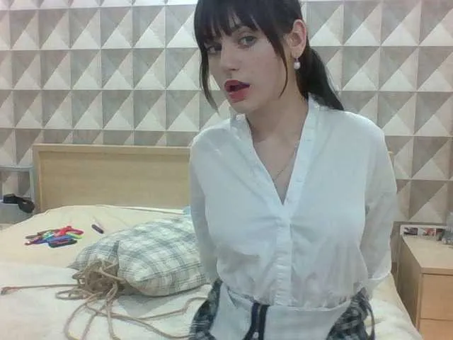 Live sex webcam photo for LittleKatie #241018341