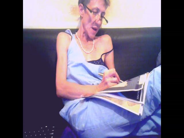 Live sex webcam photo for Sexygeny #253371595