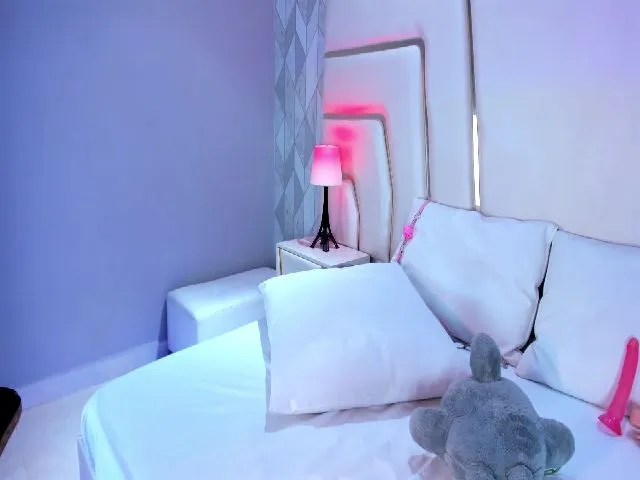 Live sex webcam photo for CandyLaw_ #261031849