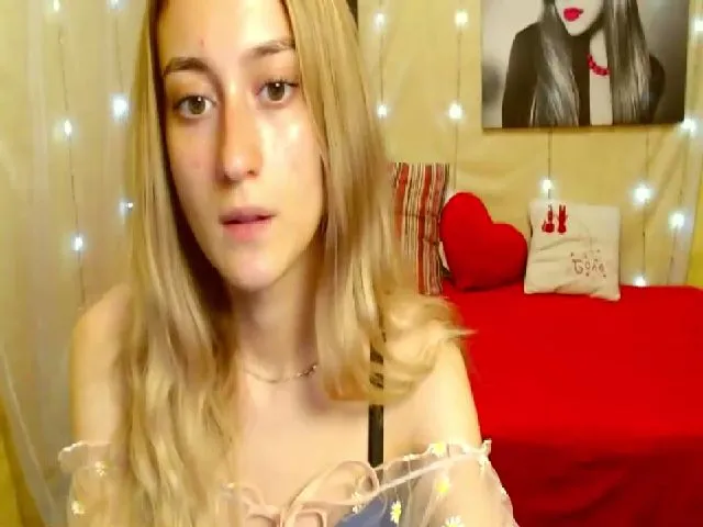 Live sex webcam photo for LinaRum__ #261925870