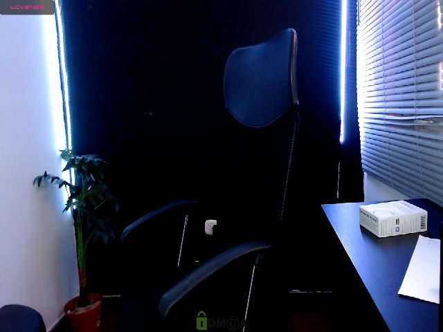 Live sex webcam photo for victoria_lee2 #263737736