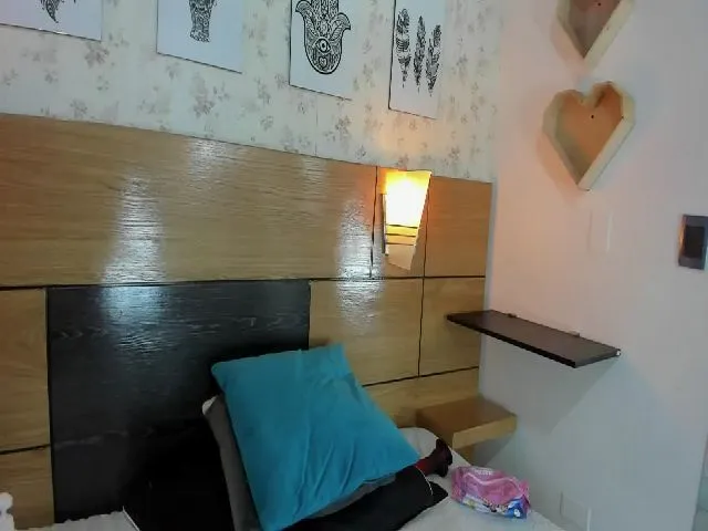 Live sex webcam photo for Mssburbuja #255017318
