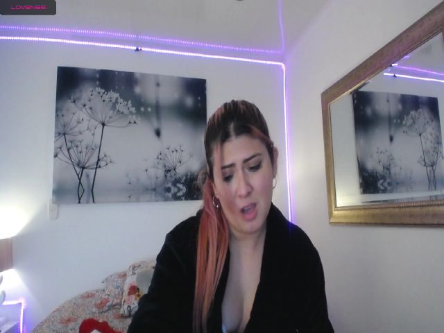 Live sex webcam photo for NicolSaenz #255404932