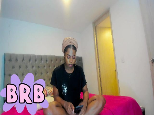 Live sex webcam photo for Afro__Goddess #255164890