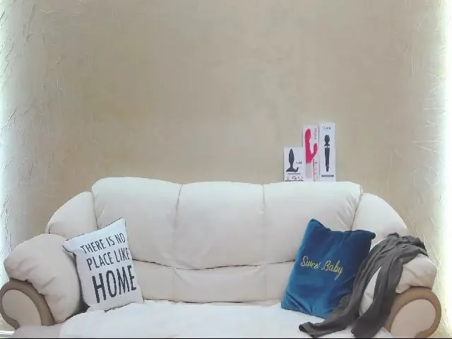 Live sex webcam photo for JulieDalton #253061145