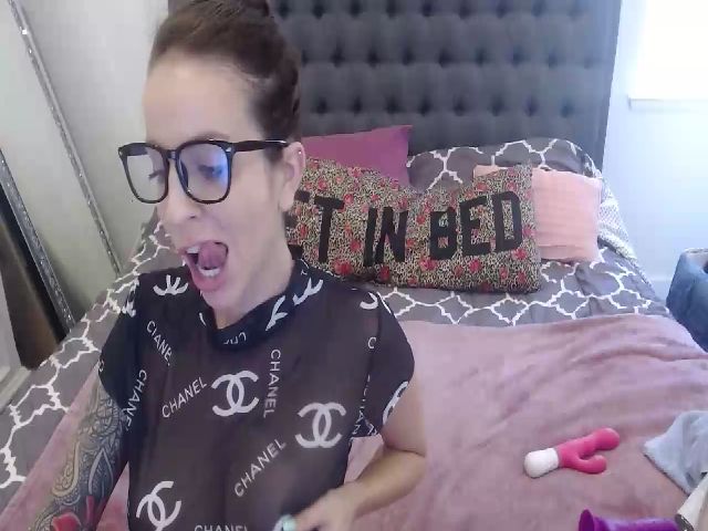 Live sex webcam photo for JadeNicolee_ #254891077