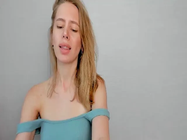 Live sex webcam photo for WowAlina_ #257542043