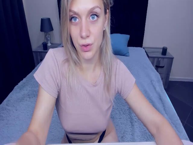 Live sex webcam photo for MeganKind #256620041