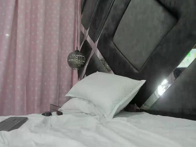 Live sex webcam photo for Violeta_aroca #287856078