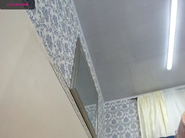 Live sex webcam photo for Ashley_shaw #253539561