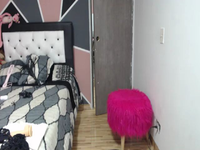 Live sex webcam photo for sara_bunnyxx #257801170