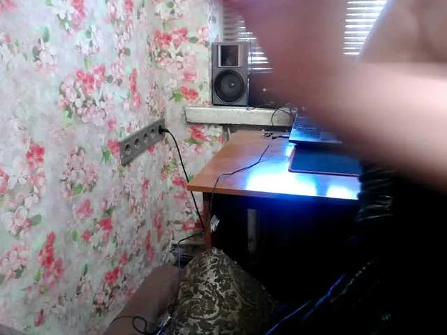 Live sex webcam photo for MaluskaTvoya #242598561