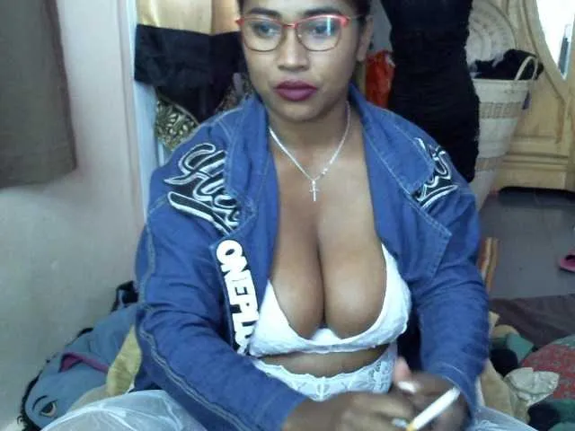 Live sex webcam photo for diamonbitch #241403510