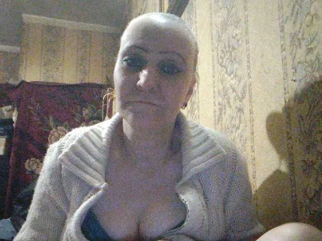 Live sex webcam photo for Milenalili #241038255