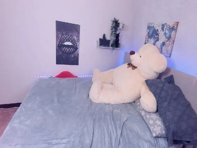 Live sex webcam photo for AnabelAris #264974193