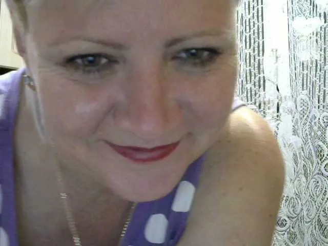 Live sex webcam photo for HelenLike #244588520