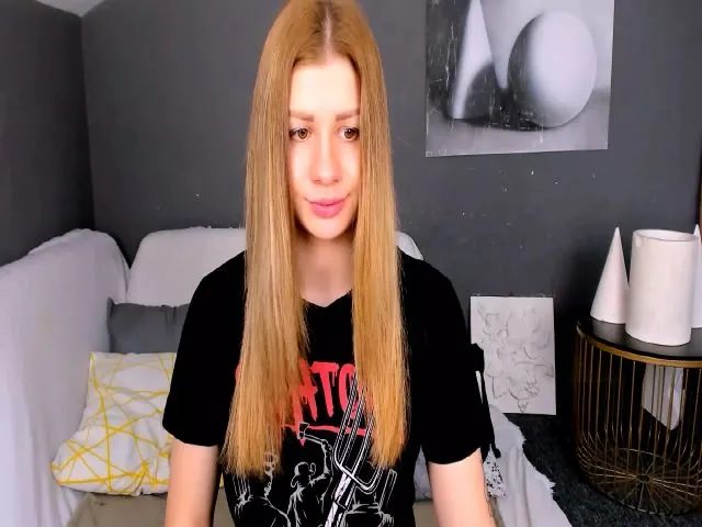 Live sex webcam photo for JuicyHelenX #258784840