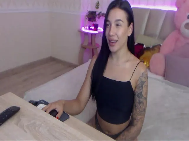 Live sex webcam photo for SabinaMorgan #255216742