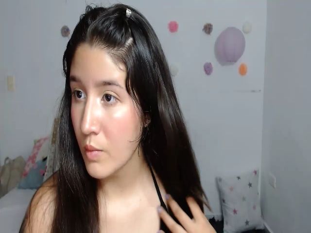 Live sex webcam photo for Em_aa #253300909