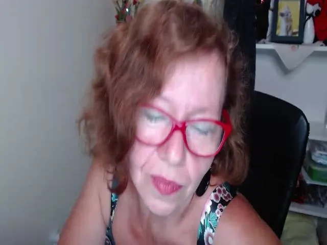 Live sex webcam photo for Adele_69 #263639264