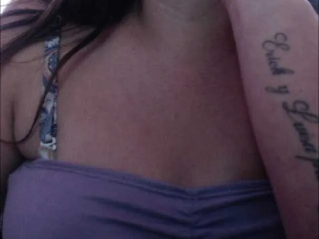 Live sex webcam photo for luzzyhot #250855810