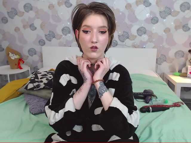 Live sex webcam photo for LynCollinsX #241435296