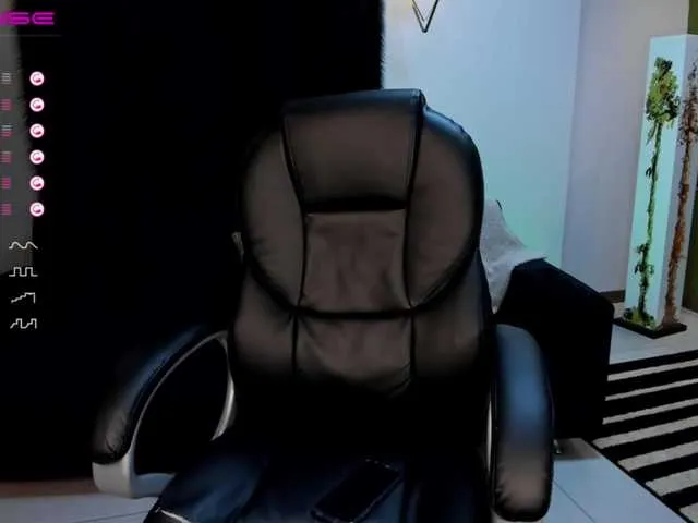 Live sex webcam photo for ValerieAustin #287947146