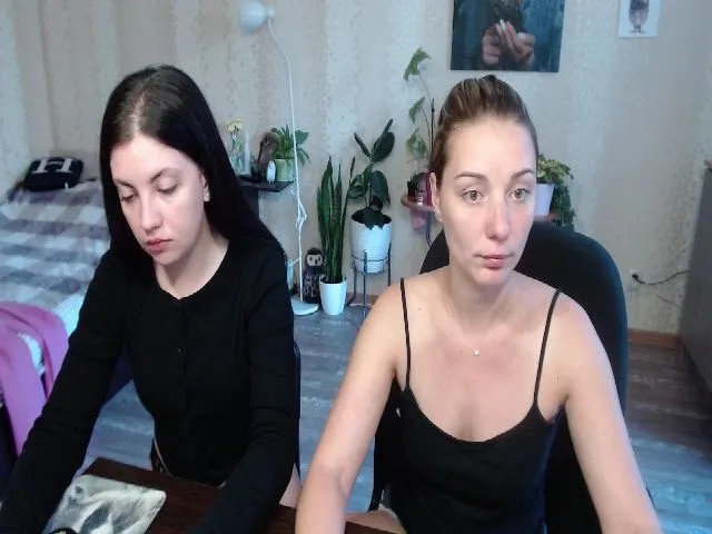 Live sex webcam photo for Emi_lywild #255843564