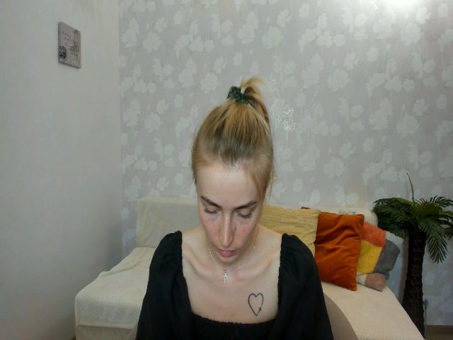 Live sex webcam photo for MissisRexa #263222410