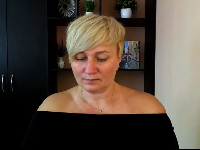 Live sex webcam photo for KailyMey #255361631