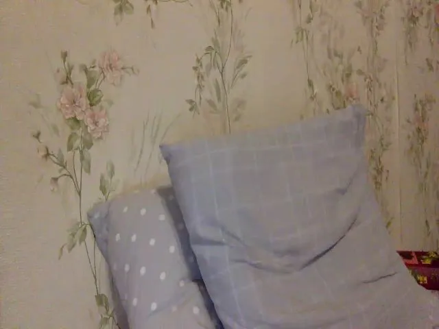 Live sex webcam photo for JolyBoss #253192830