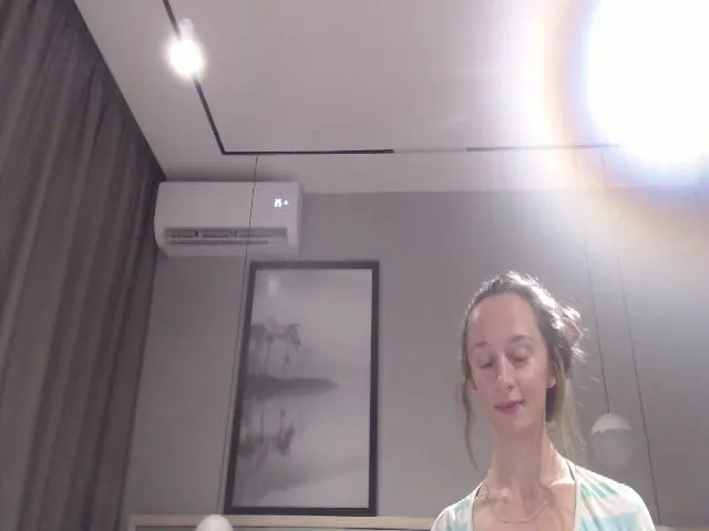 Live sex webcam photo for Innocent_Miss #253185570