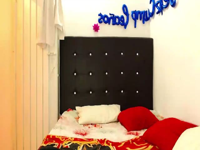 Live sex webcam photo for Irisbrownx #261905399