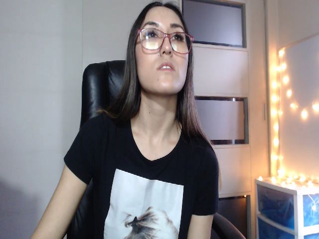 Live sex webcam photo for Ninimoon #252805585