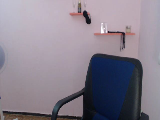 Live sex webcam photo for CuddliesKriss #264479208