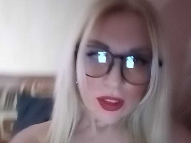 Live sex webcam photo for Sexywoman999 #241141314