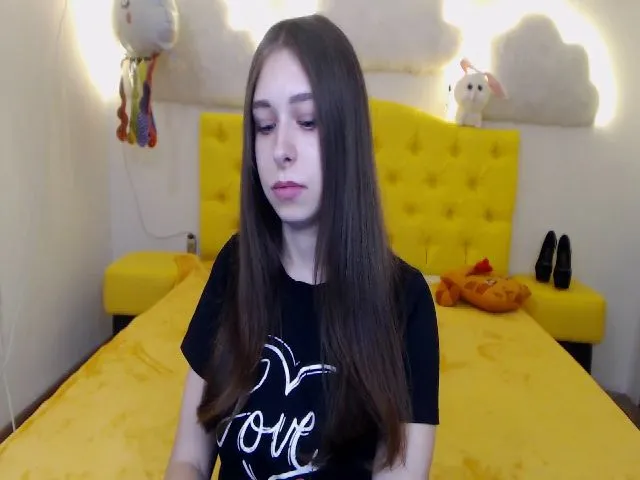 Live sex webcam photo for LindaJason #259911067