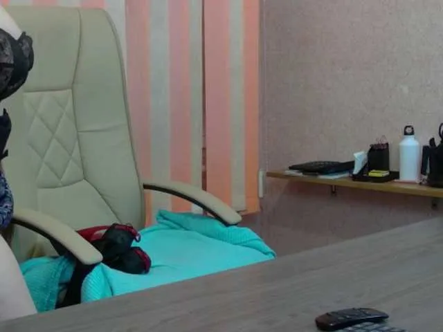 Live sex webcam photo for IvettaShine #241388795