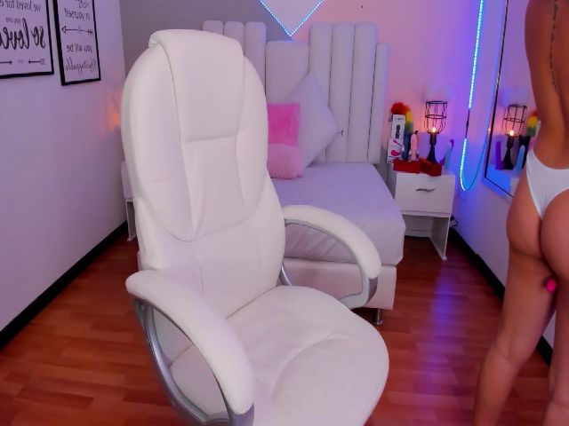 Live sex webcam photo for Anny_nova #263679605