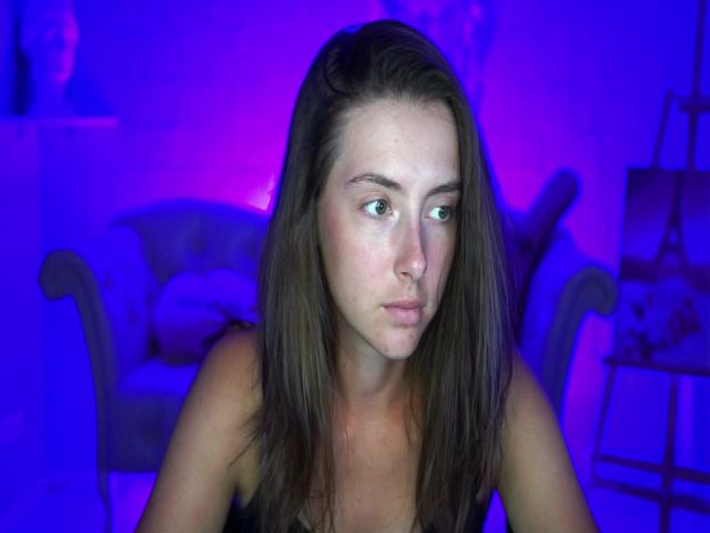 Live sex webcam photo for GloriaElmers #254210896