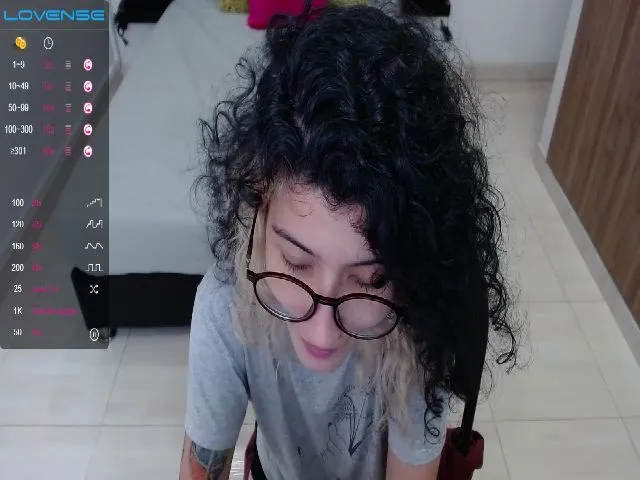 Live sex webcam photo for Myzore #265329039