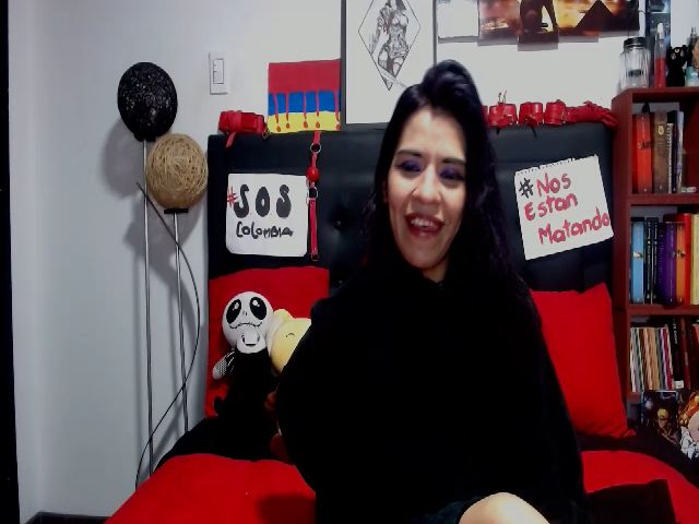 Live sex webcam photo for MilfKatty #252438493