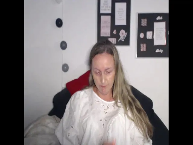 Live sex webcam photo for MatureLisa #261630366