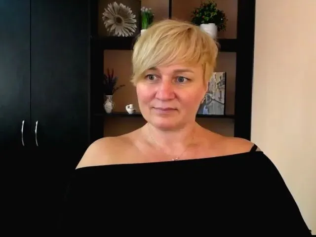 Live sex webcam photo for KailyMey #258723005