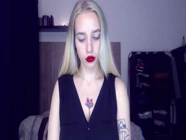 Live sex webcam photo for Miss_Linda_ #287885856