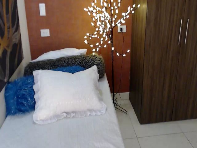 Live sex webcam photo for Forevermanu #263829744